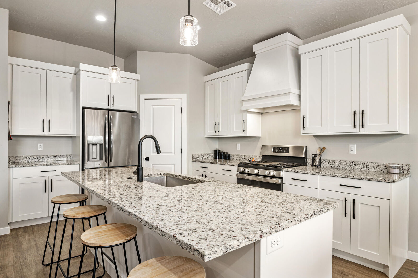 Property Photo:  3063 W 625 N  UT 84737 