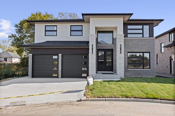 1211 Campana Crescent — photo 1