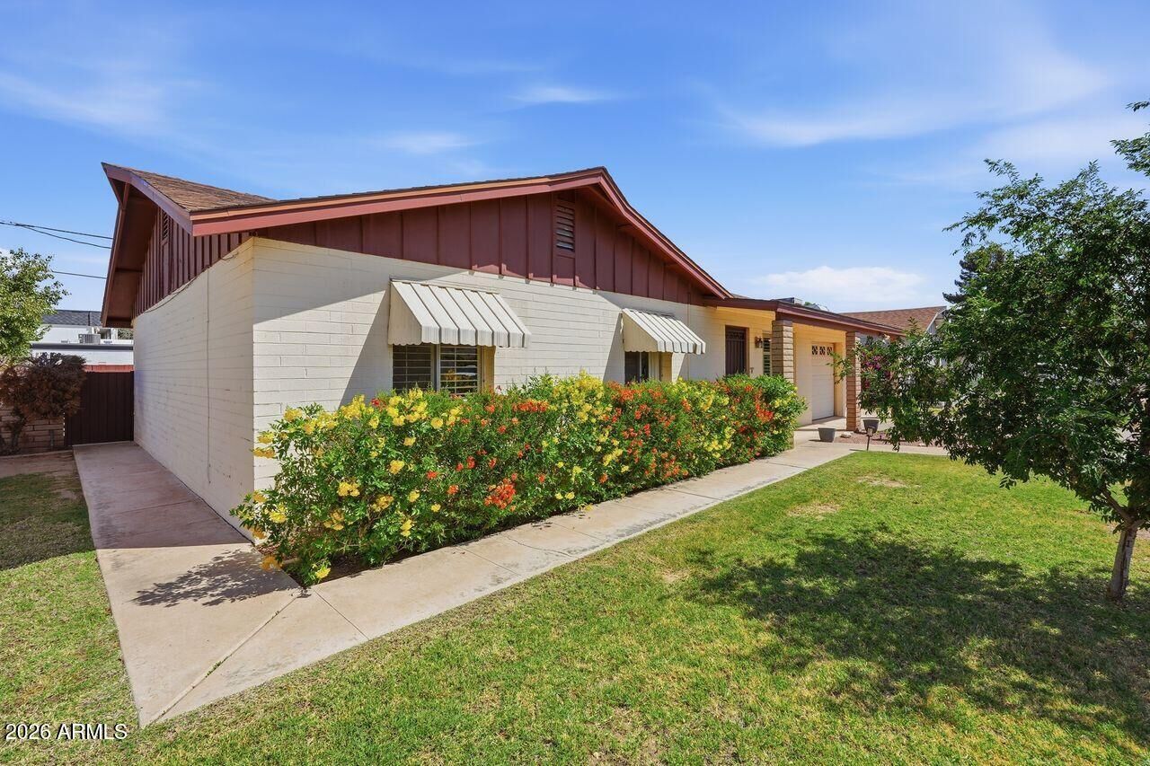 Property Photo:  1818 W Morten Avenue  AZ 85021 