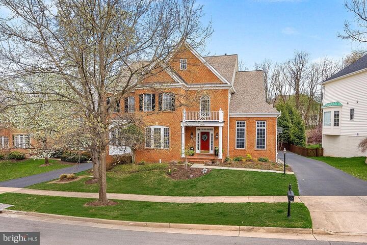 Property Photo: 19130 Stream Crossing Court VA 20176