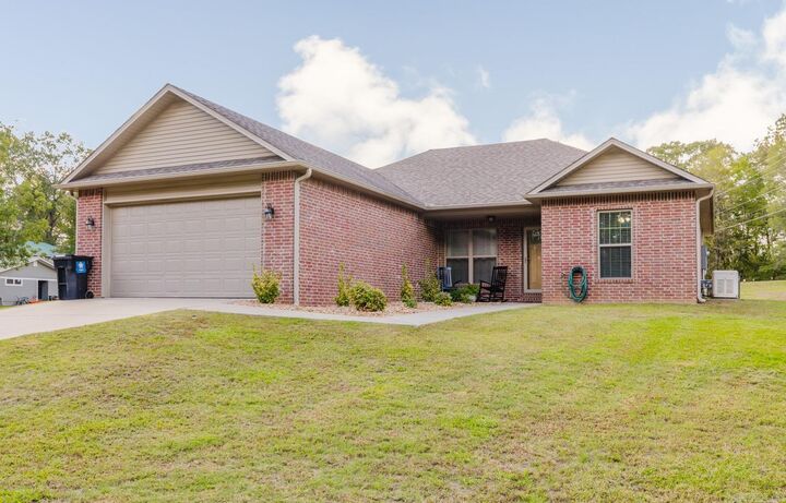 Property Photo:  5861 Bauxite Cutoff Road  AR 72011 