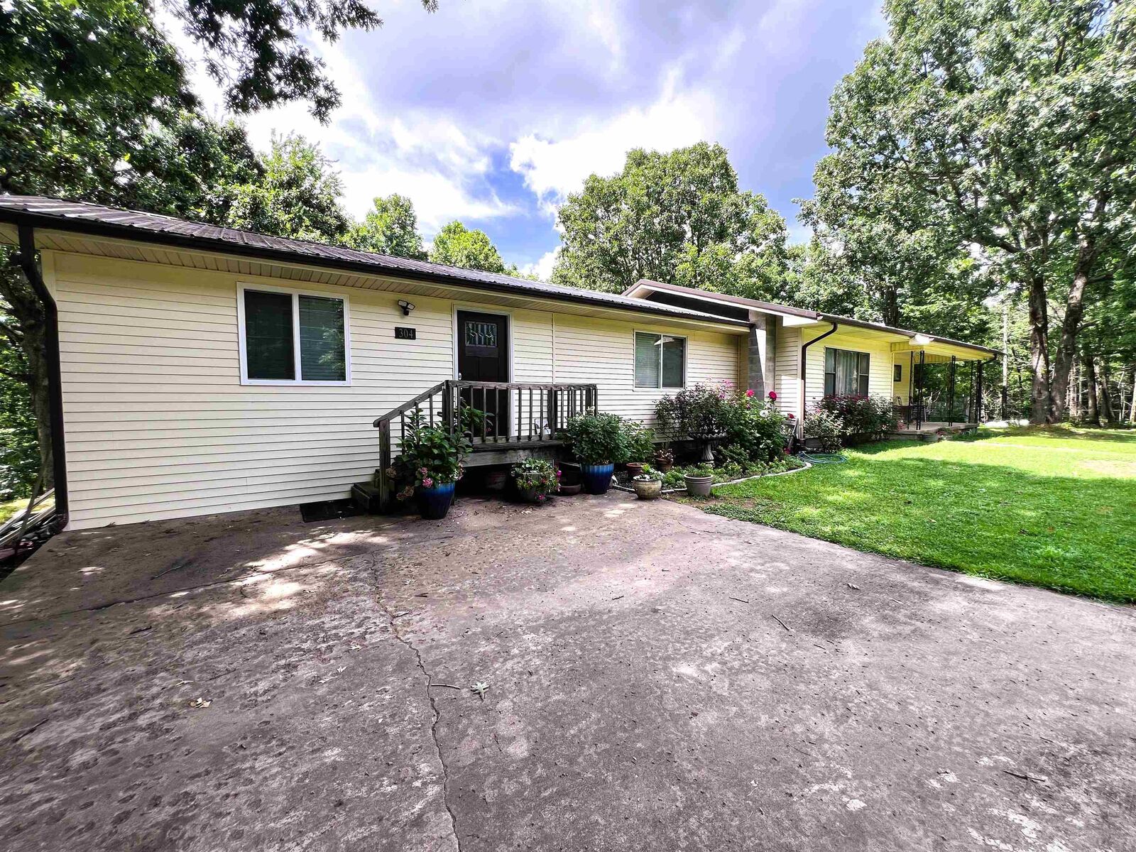 Property Photo: 304 Cozahome Road AR 72639