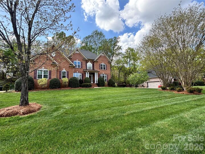 Property Photo: 9811 Julliard Drive NC 28227