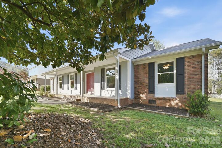 Property Photo: 13657 Idlewild Road NC 28105