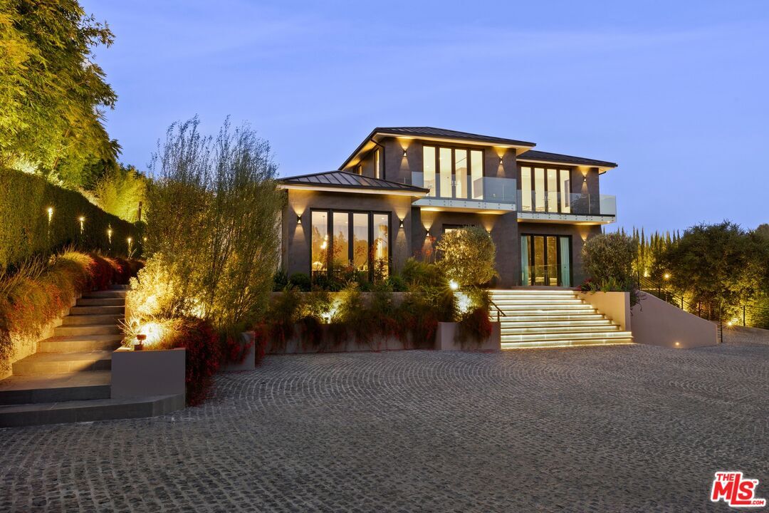 Property Photo: 822 N Kenter CA 90049