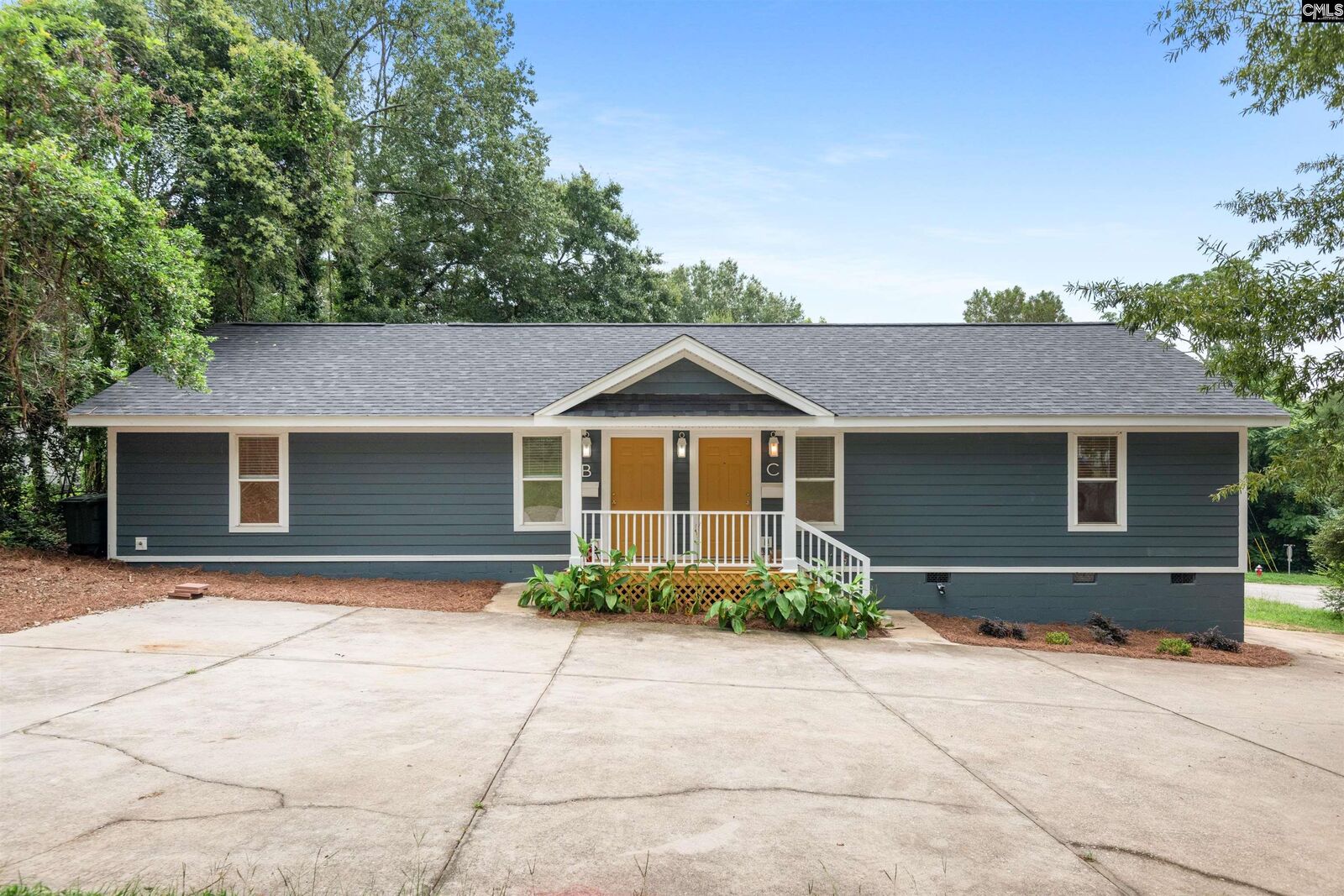 Property Photo:  907 Beaufort B  SC 29201 