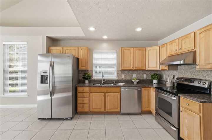 Property Photo:  1800 Olde Haley Drive  OH 45458 