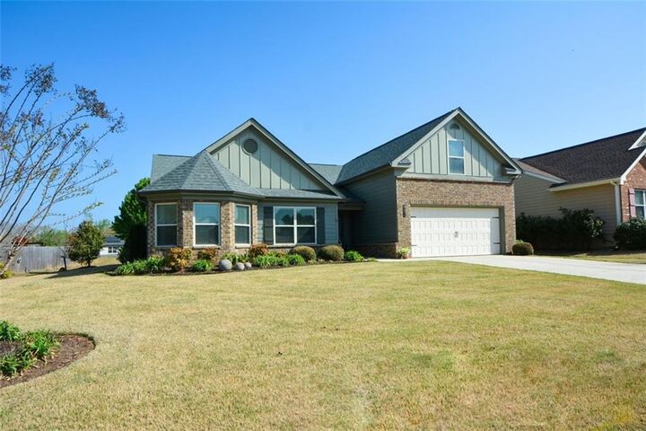 Property Photo: 4475 Orchard View Way GA 30028