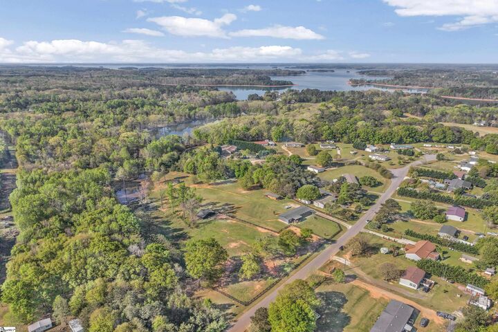 Property Photo:  121 Capeview Lane  SC 29626 