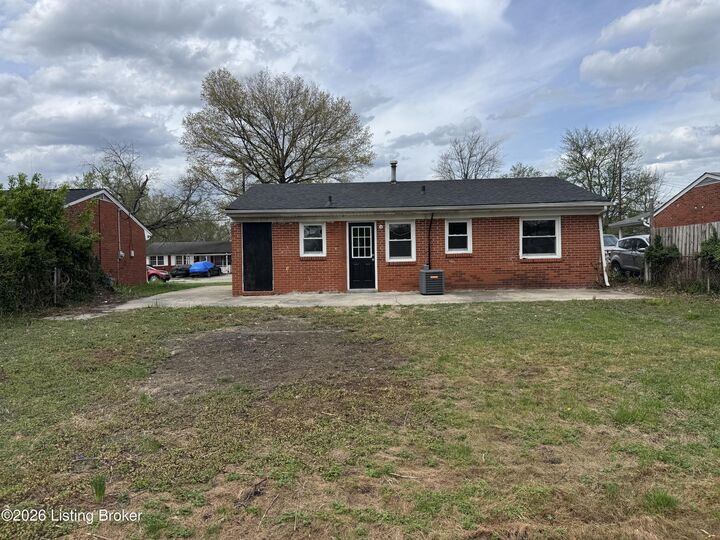Property Photo: 4508 Plane Tree Dr KY 40219