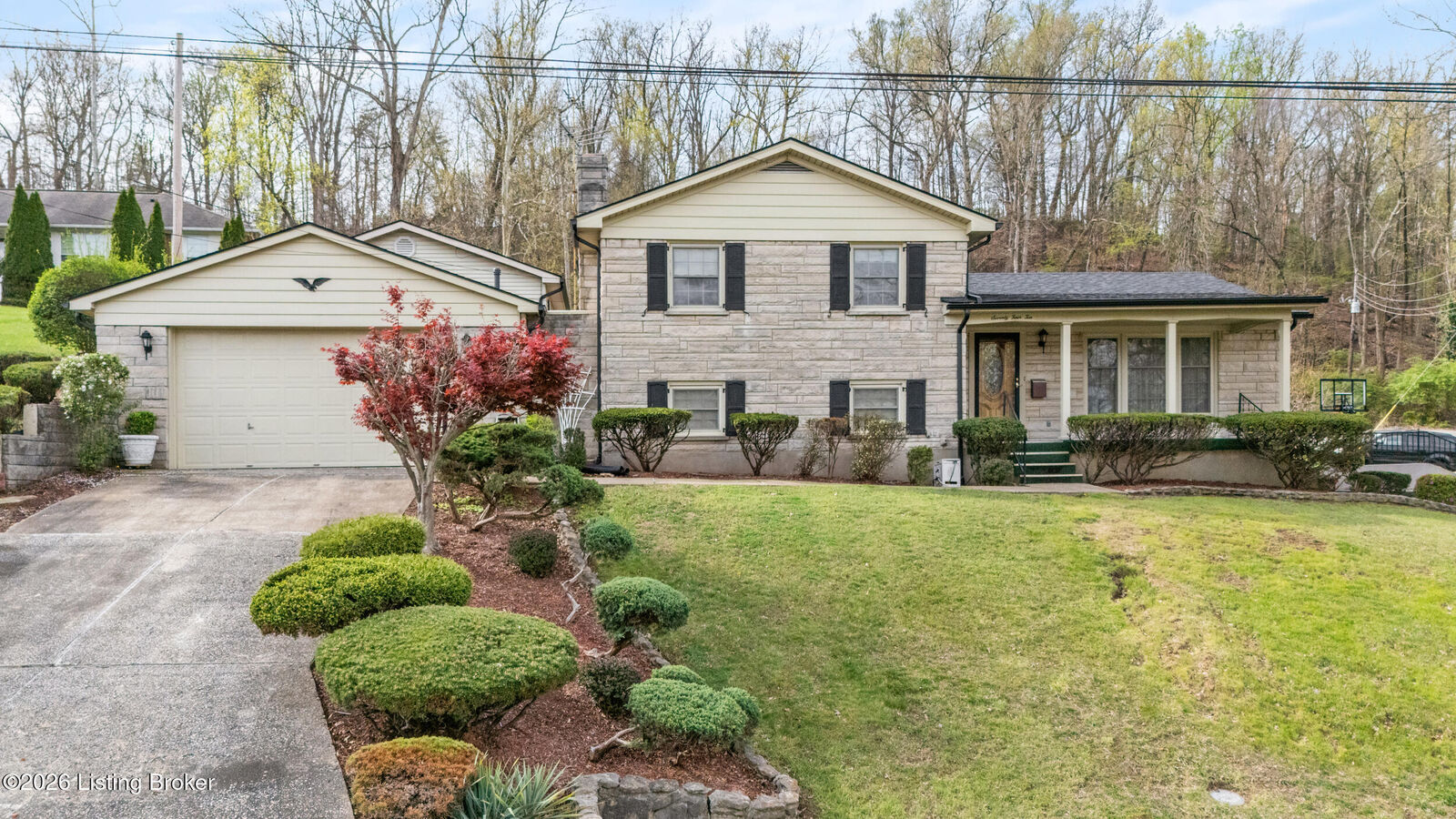 Property Photo:  7410 Ridan Way  KY 40214 