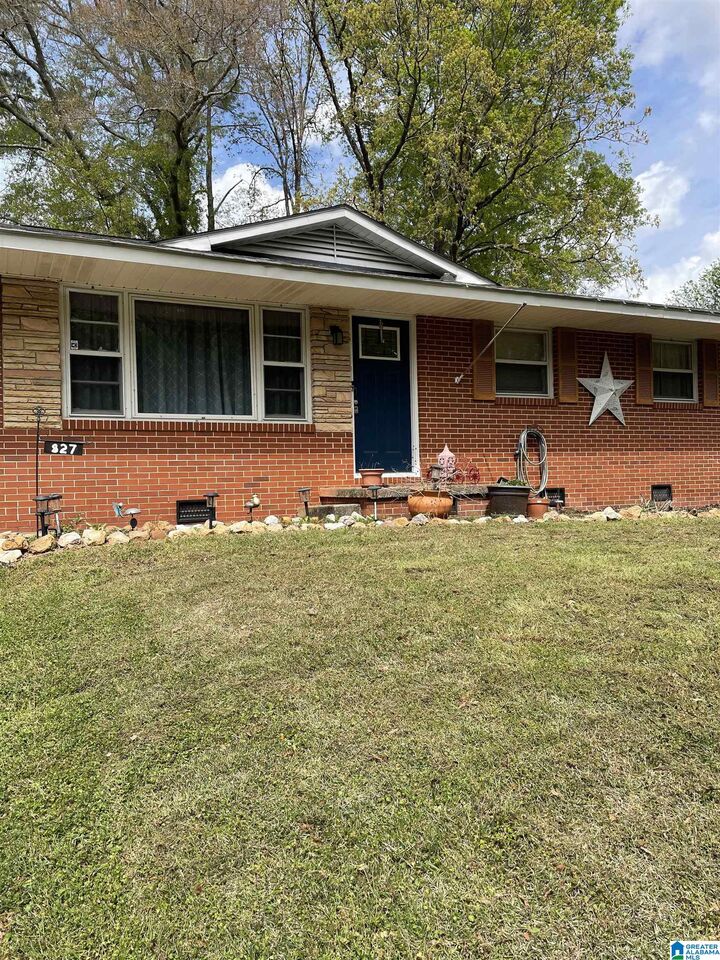 Property Photo: 827 W 38th Street AL 36201
