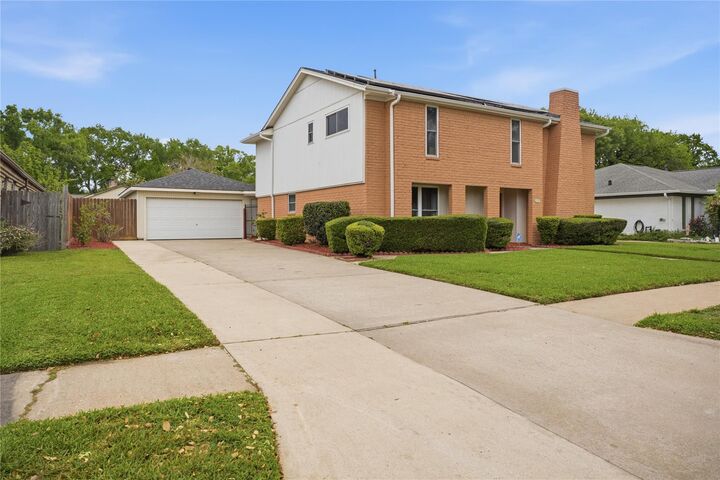 Property Photo:  15319 Seahorse Drive  TX 77062 