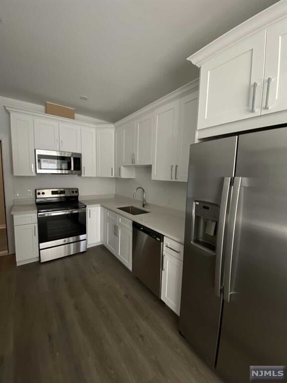 Property Photo:  74 Clarendon Pl 203  NJ 07601 