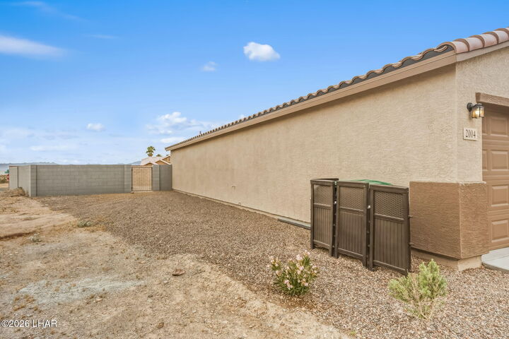Property Photo:  2004 E Desert Palms Ct  AZ 86426 