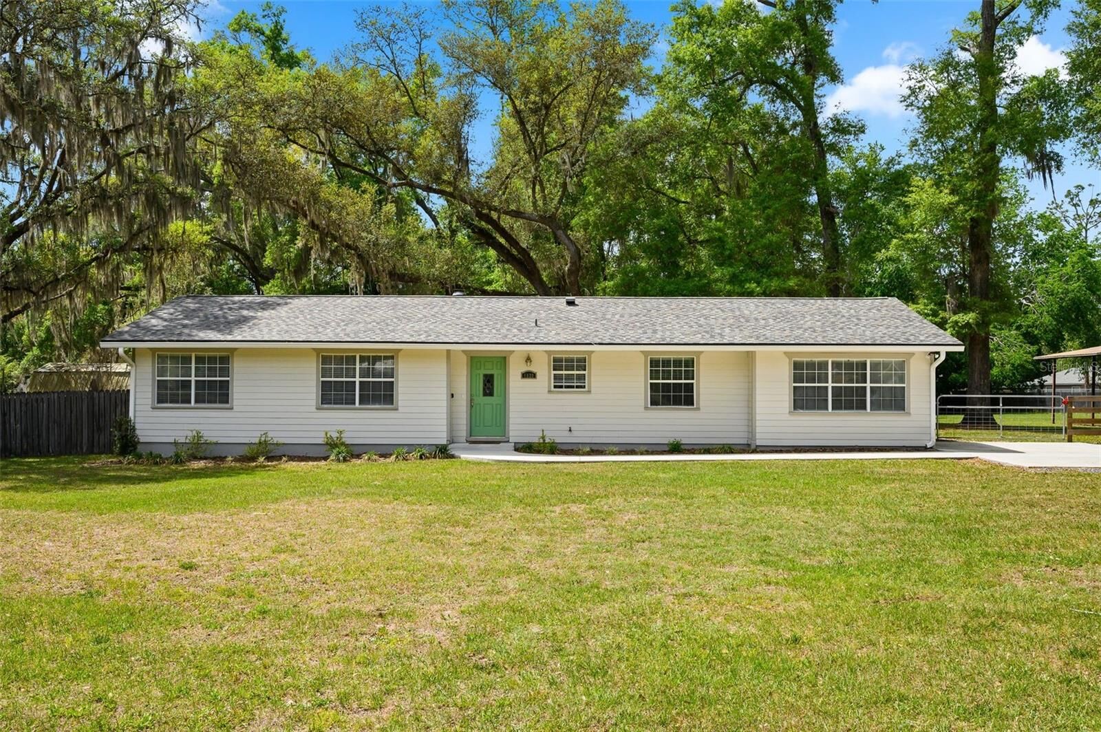 Property Photo: 6820 SW 78th Street FL 32608