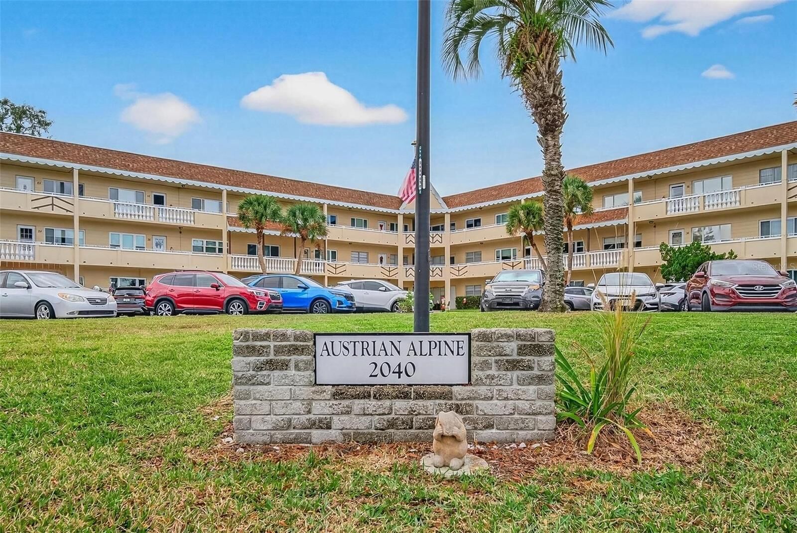 Property Photo:  2040 World Parkway Boulevard 12  FL 33763 