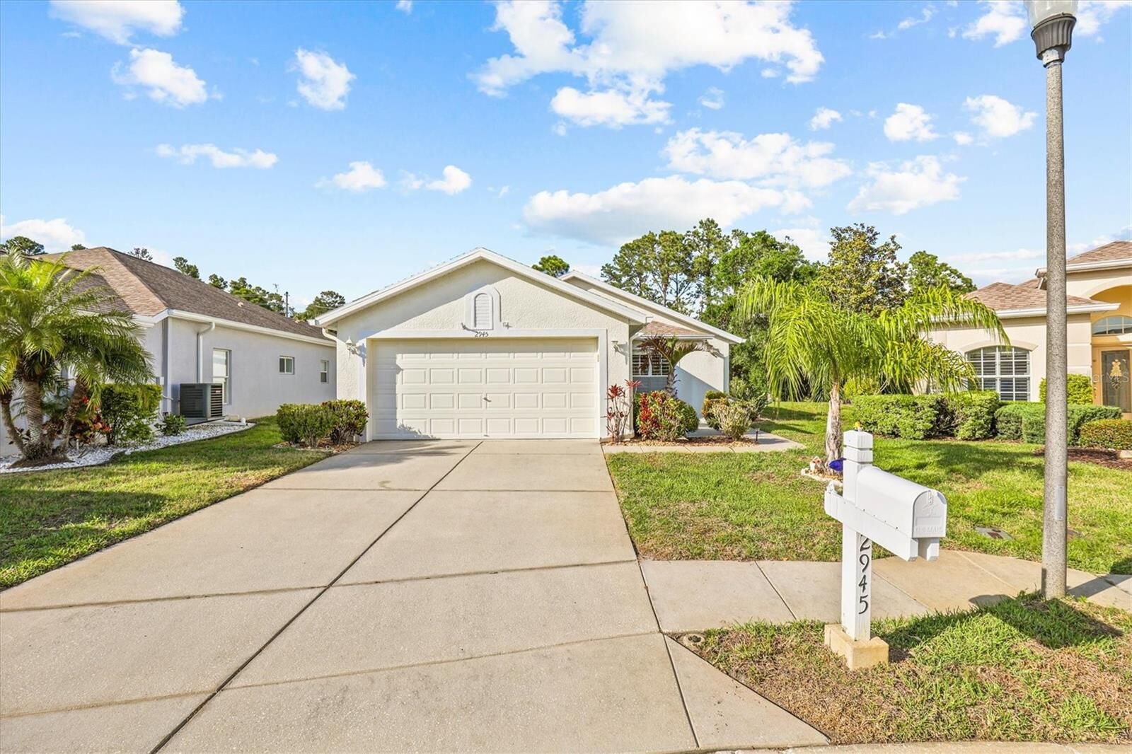 Property Photo: 2945 Wood Pointe Drive FL 34691