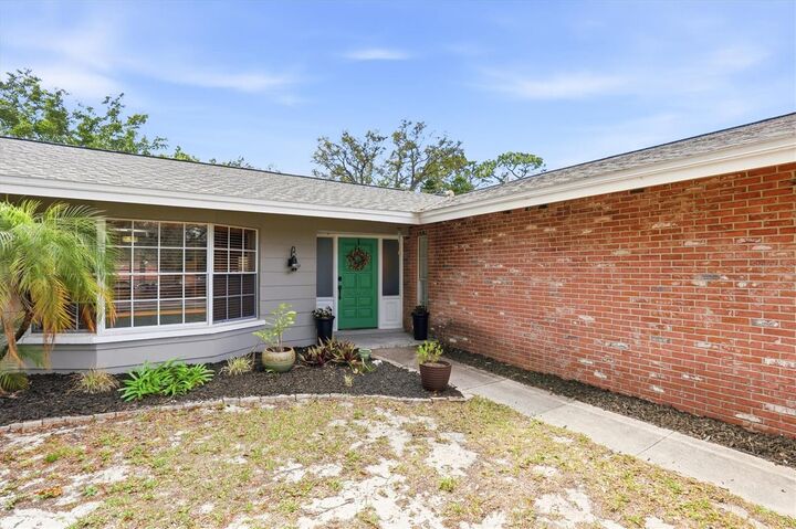 Property Photo: 1143 Lancer Lane FL 34689