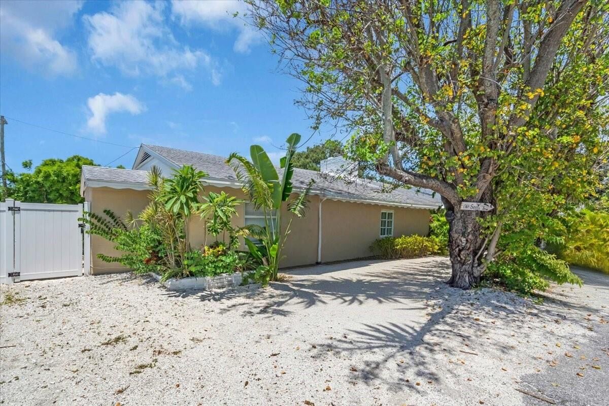 Property Photo: 1761 Siesta Drive FL 34239