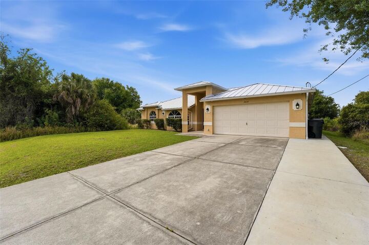 Property Photo:  2637 Courtland Avenue  FL 34286 