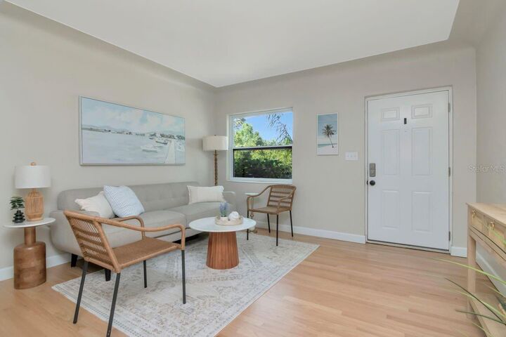 Property Photo:  5132 Oxford Avenue N  FL 33710 