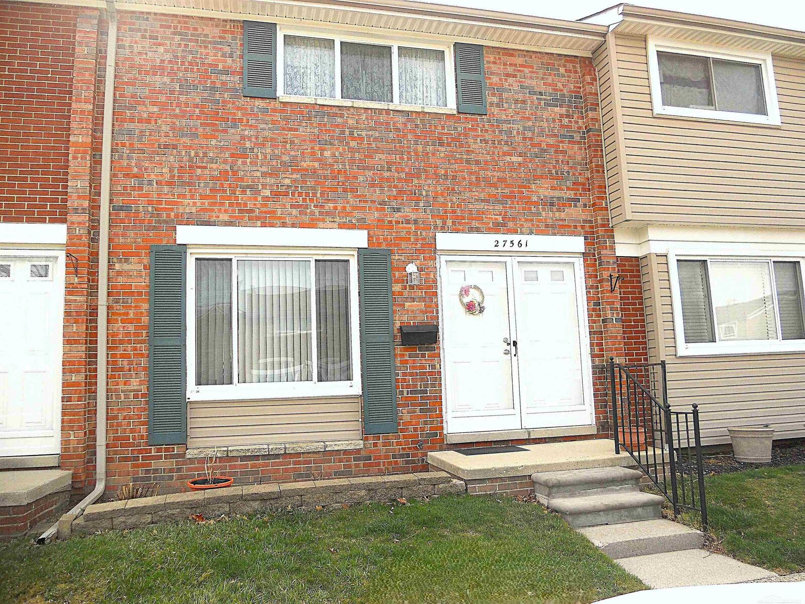 Property Photo: 27561 Concord Avenue MI 48093