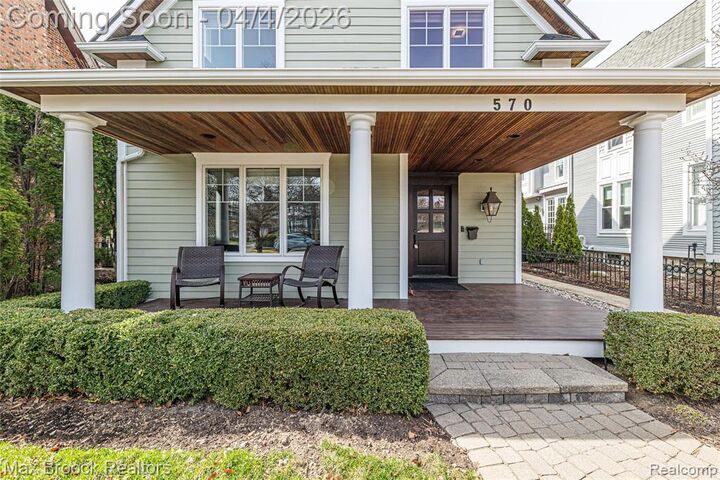 Property Photo:  570 Pierce Street  MI 48009 1752 