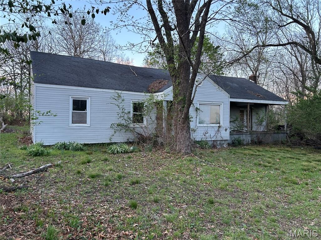 Property Photo:  253 Washington Court  MO 65536 