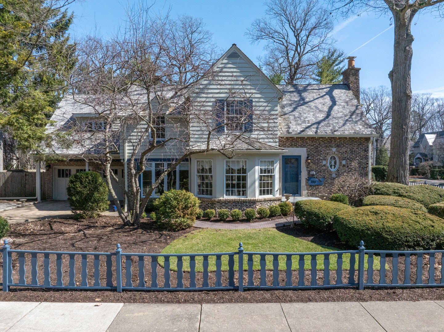 Property Photo:  333 Simpson Street  IL 60044 