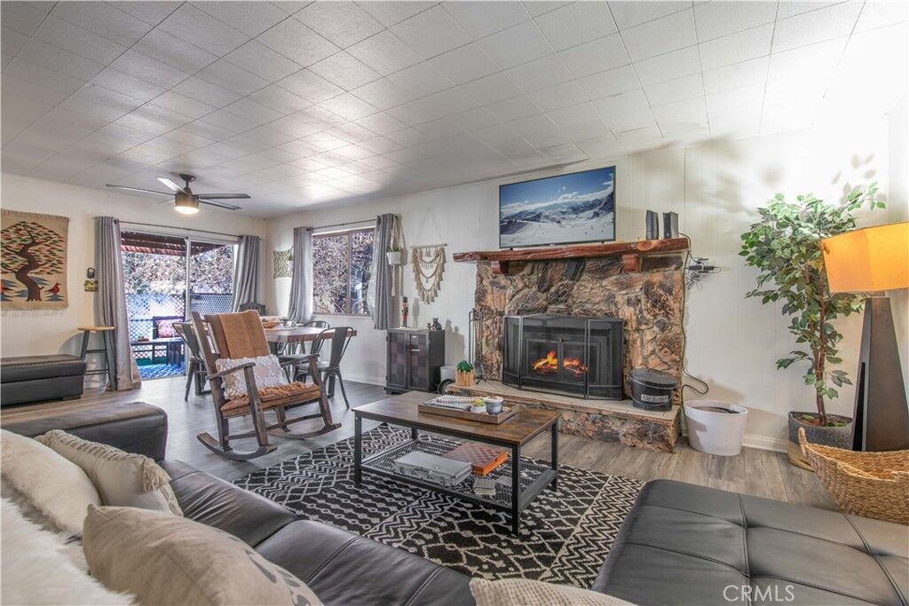 Property Photo:  410 Oriole  CA 92315 