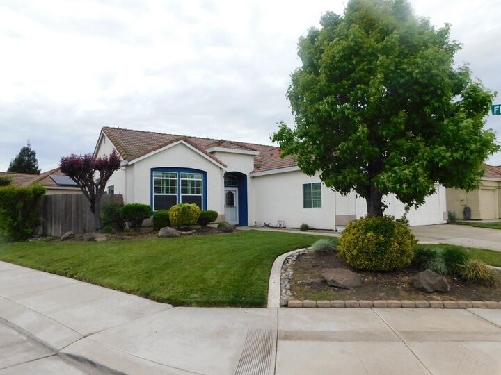 Property Photo:  10811 Lava Bed Lane  CA 95209 