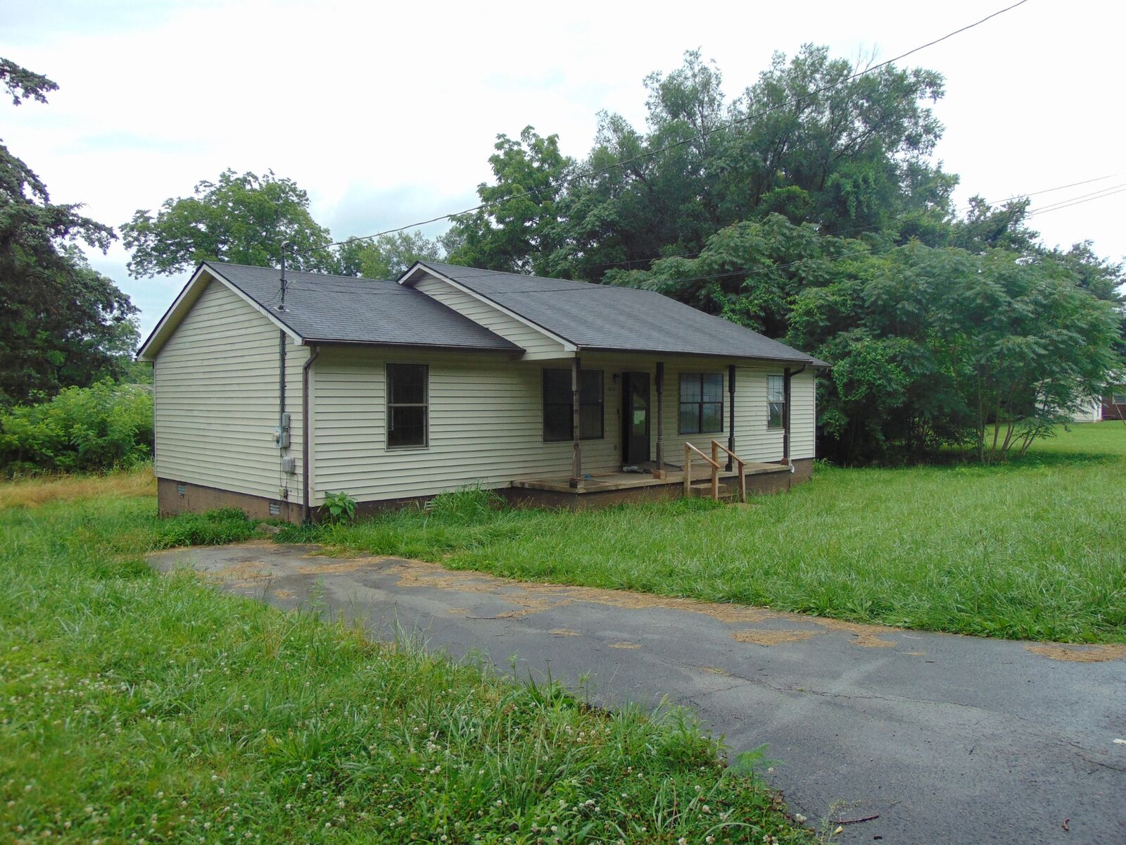 Property Photo:  211 Wilson St  TN 37398 