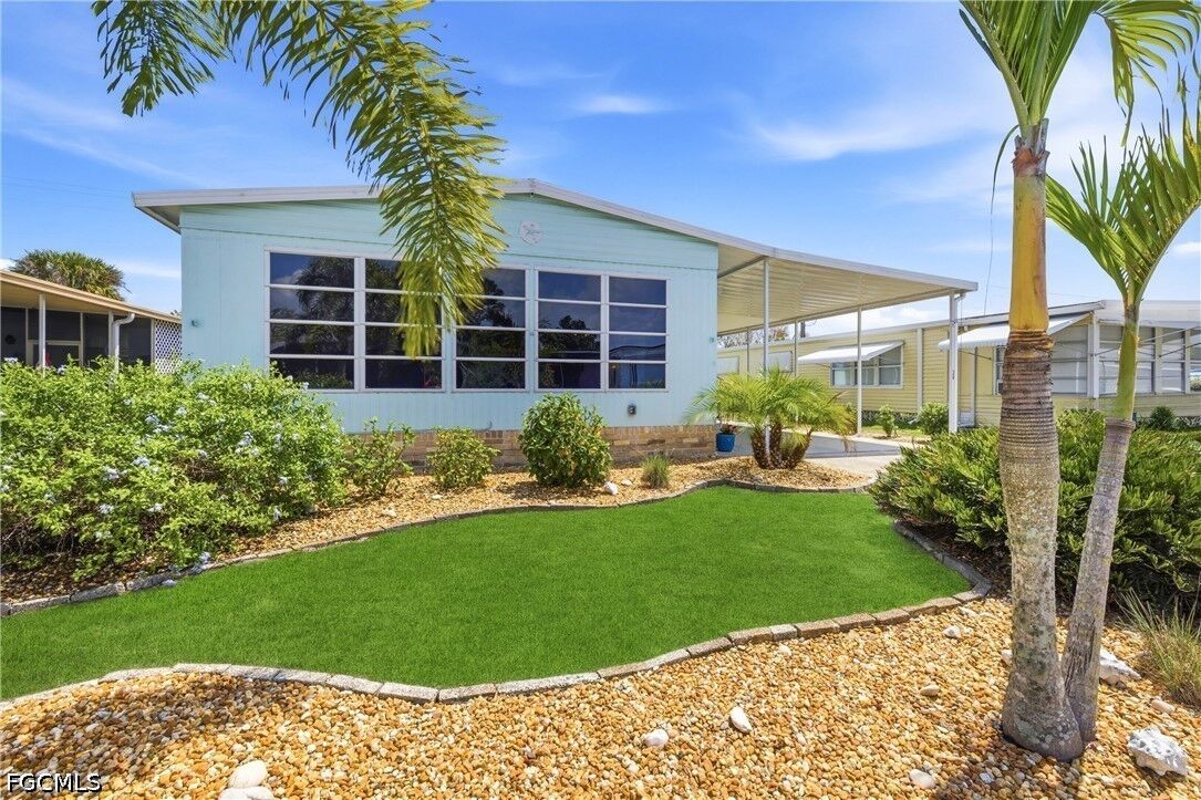 Property Photo:  726 Knotty Pine Circle  FL 33917 