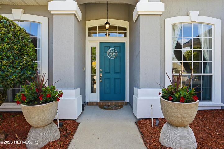 Property Photo: 1943 E Windy Way FL 32259