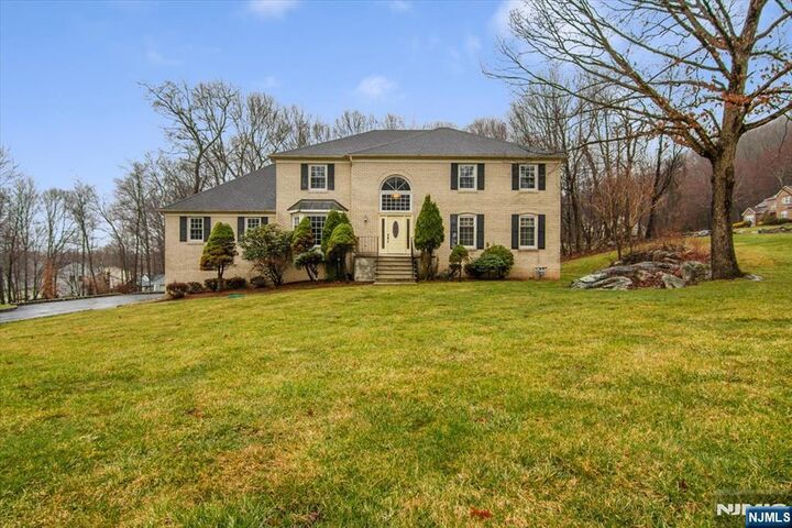 Property Photo:  17 Pleasant Village Drive  NJ 07876 