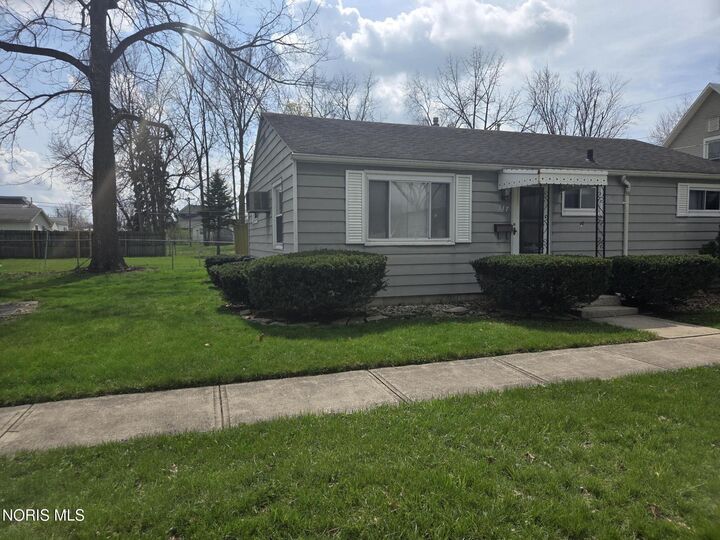 Property Photo:  617 Lynn Street  OH 45840 
