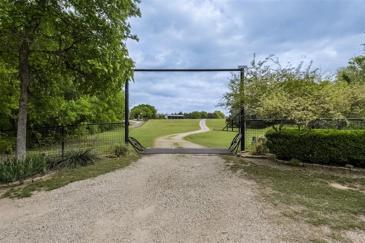 Property Photo:  971 Bells Chapel Road  TX 75165 
