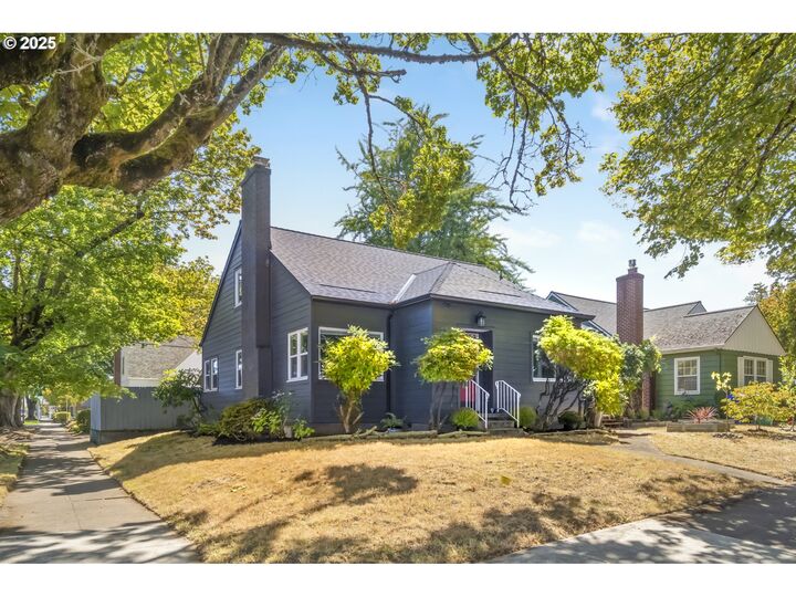 Property Photo:  7434 N Chase Ave N  OR 97217 