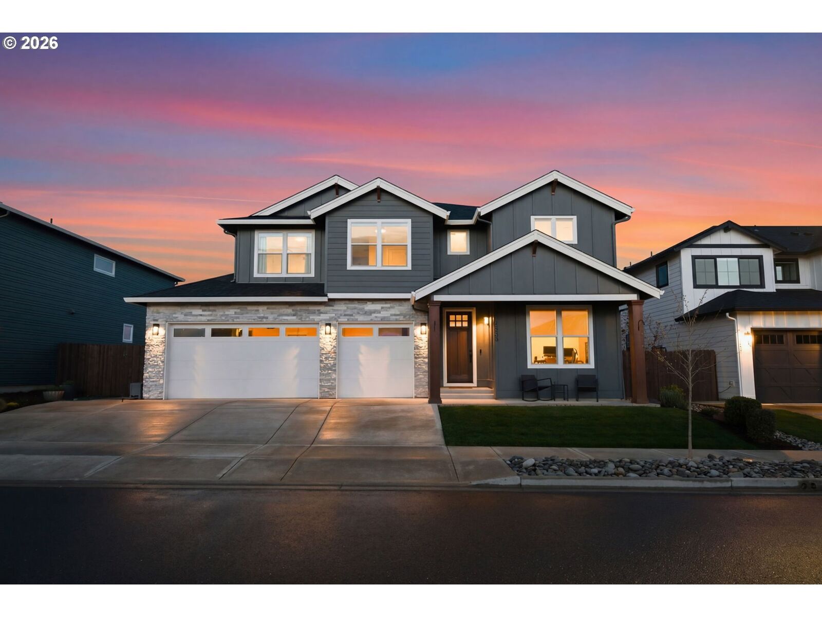 Property Photo:  1320 S 44th Ave  WA 98642 