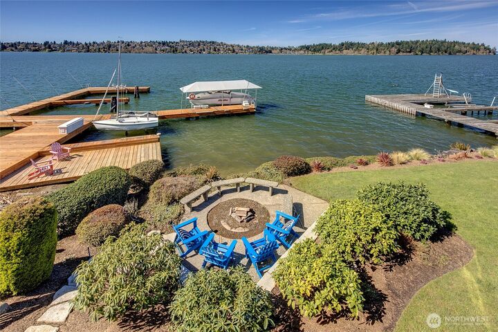 Property Photo:  16  Meadow Lane  WA 98040 