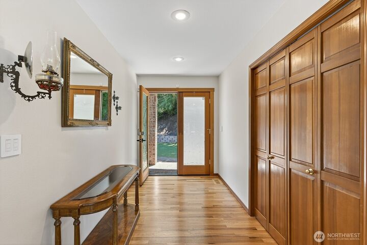 Property Photo:  1107  Puesta Del Sol  WA 98282 