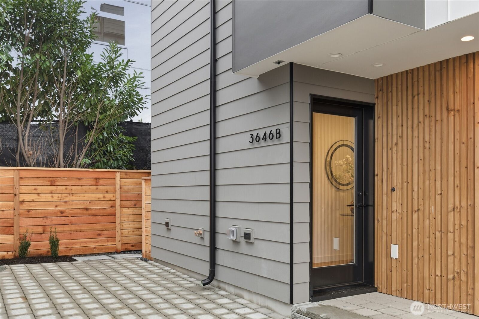 Property Photo: 3646 Greenwood Avenue N B WA 98103