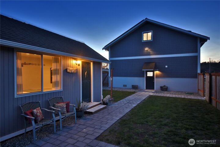 Property Photo:  2805 N Bluff Road  WA 98253 