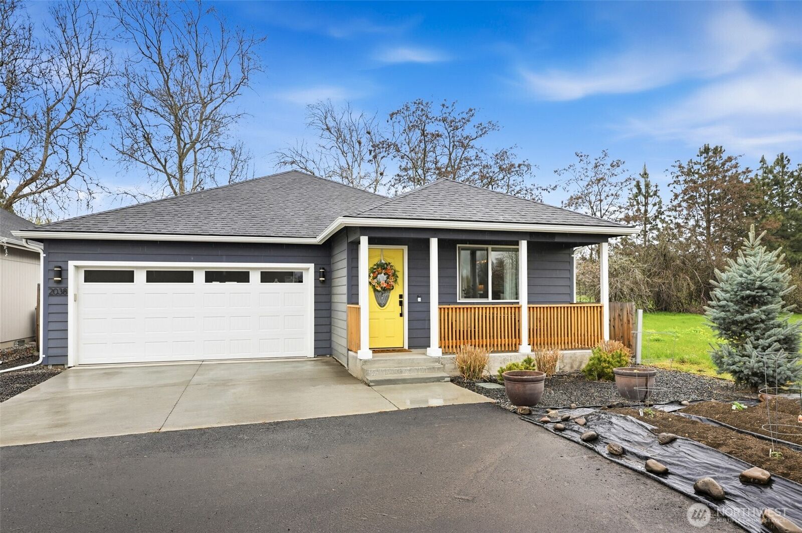 Property Photo:  2038  Mary Lane  WA 99362 