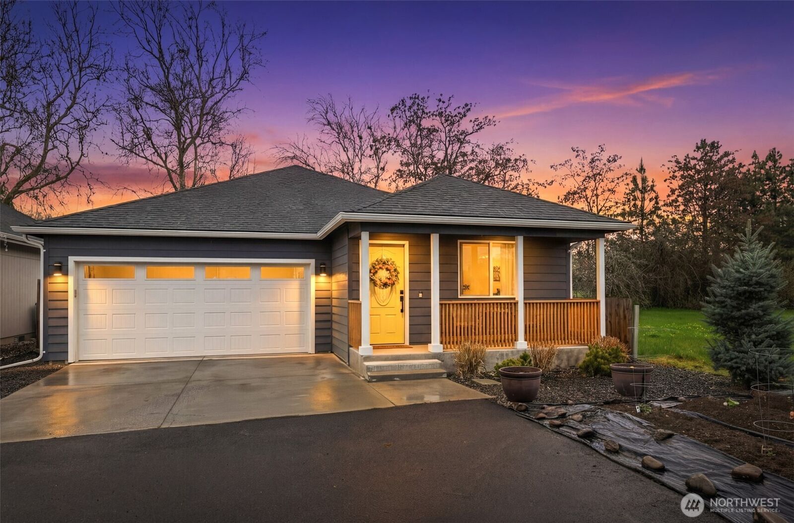 Property Photo:  2038  Mary Lane  WA 99362 