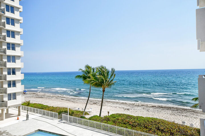 Property Photo: 3221 S Ocean Boulevard 308 FL 33487