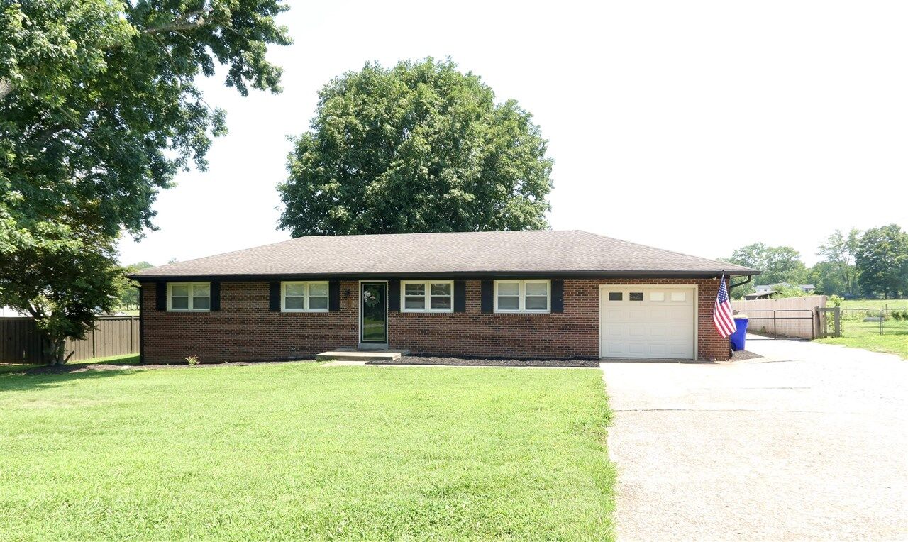 Property Photo:  179 Cambridge Circle  KY 42274 