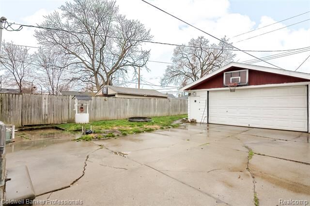 Property Photo:  24883 Dale Avenue  MI 48021 