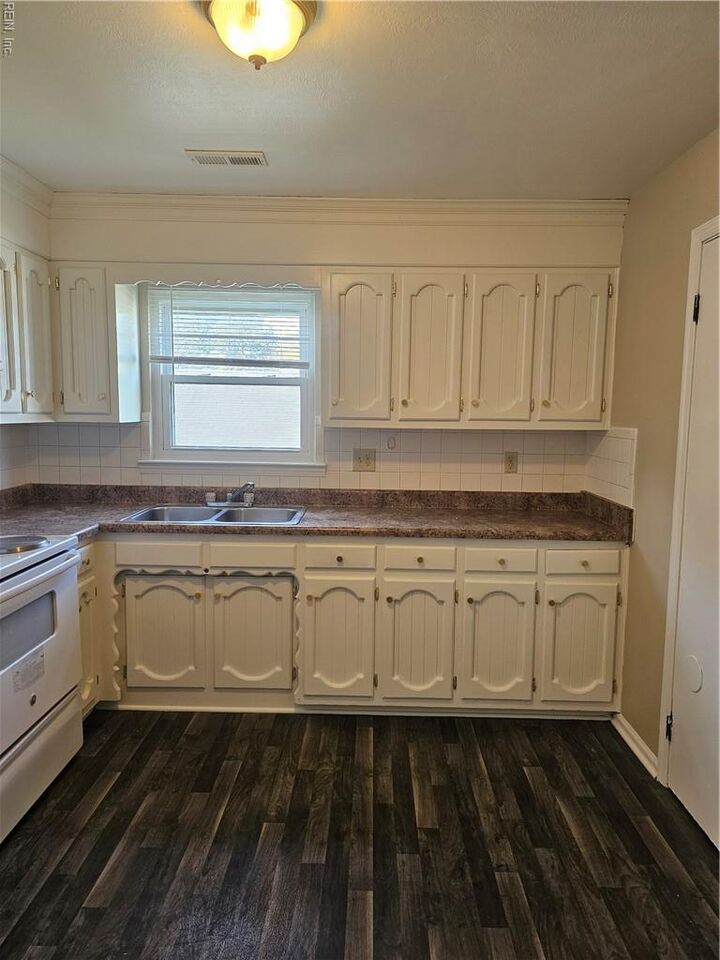 Property Photo:  1319 19th St C  VA 23324 